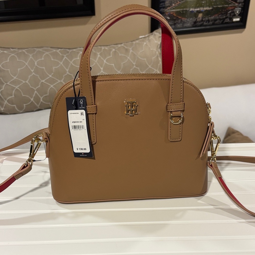 Tommy Hilfiger crossbody